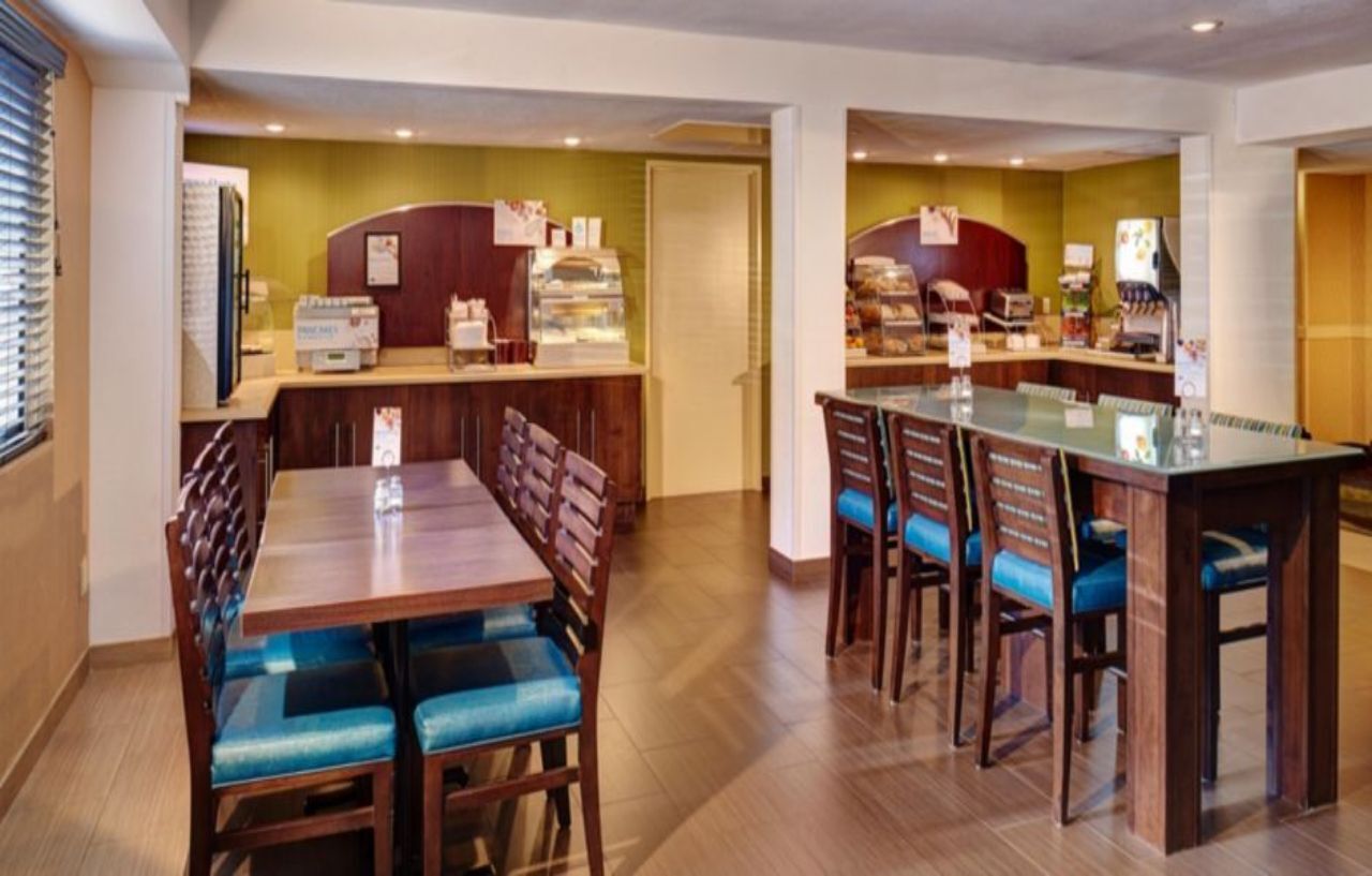 Holiday Inn Express San Diego South - National City By Ihg Exterior foto